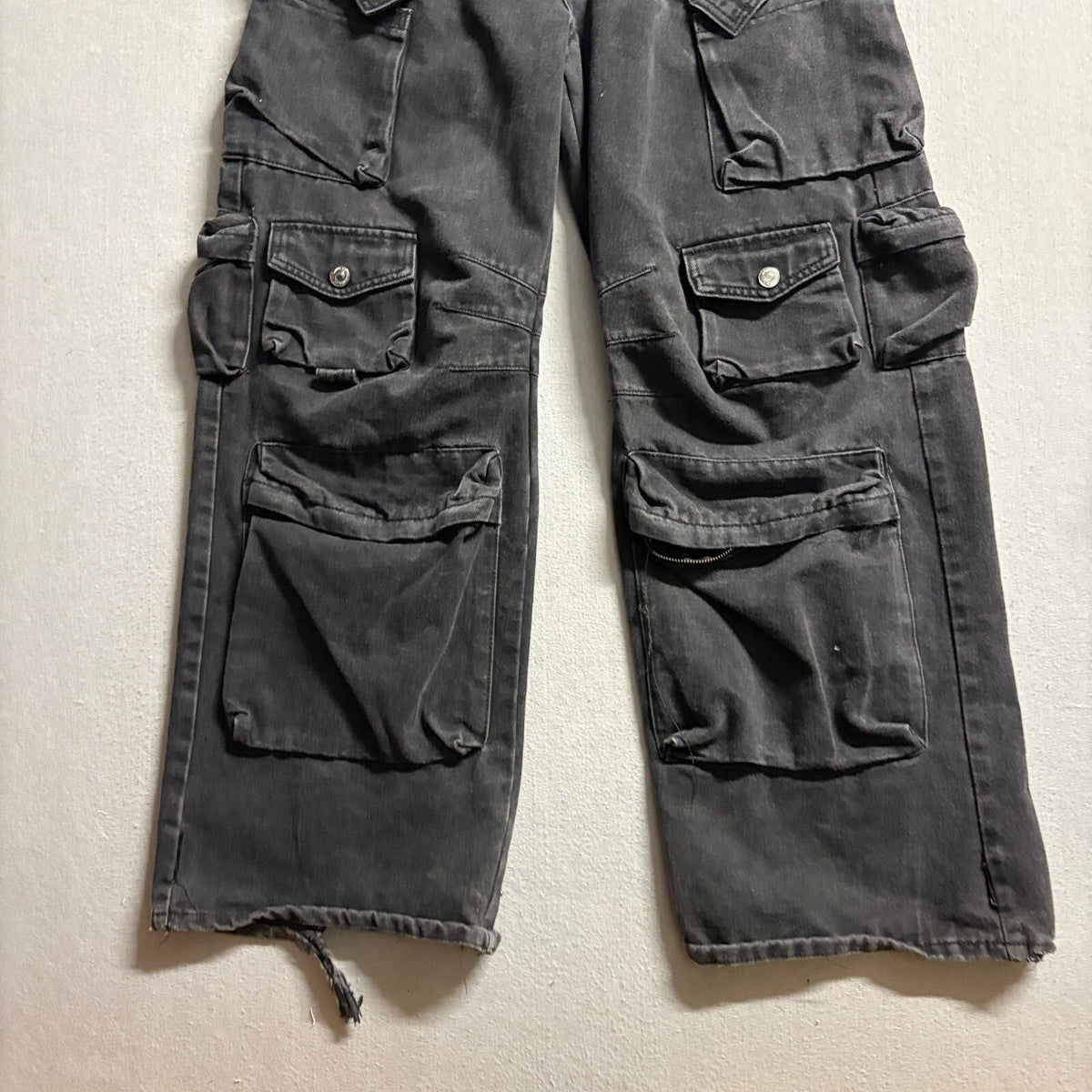 Forever 21 Premium Womens Size 28 Black Cargo Wide Leg Multi Pocket Jeans Pants