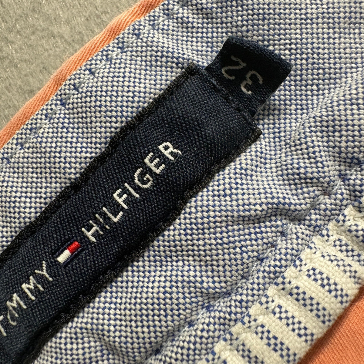 Tommy Hilfiger Mens Chino Shorts Size 32 Coral Peach Pink Flat Front Stretch