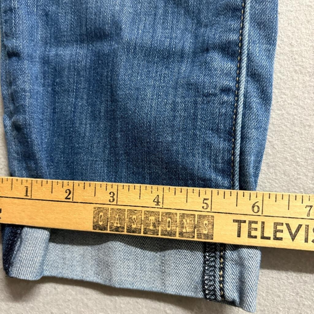 Signature by Levi Strauss Co Womens Mid Rise Capri Jeans Size 6 Blue Denim