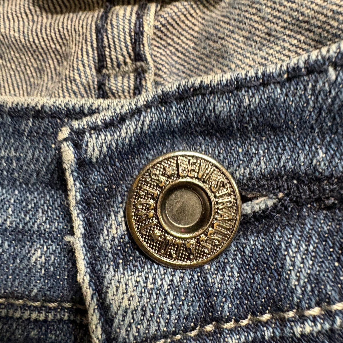 Levi's 515 Capri Jeans Womens Size 14 Blue Denim Cuffed Cropped Stretch Medium