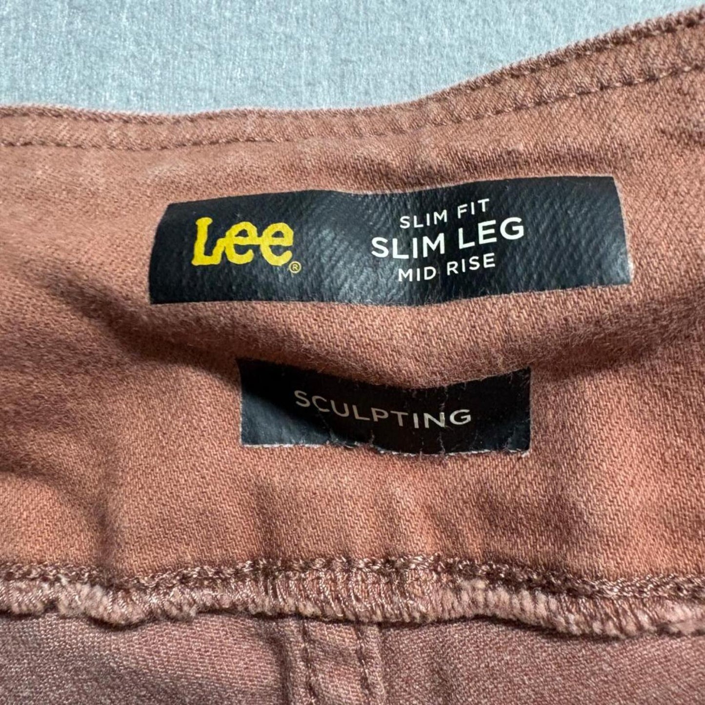 Lee Sculpting Slim Fit Slim Leg Pants Womens 8 Short Brown Pull On Stretch