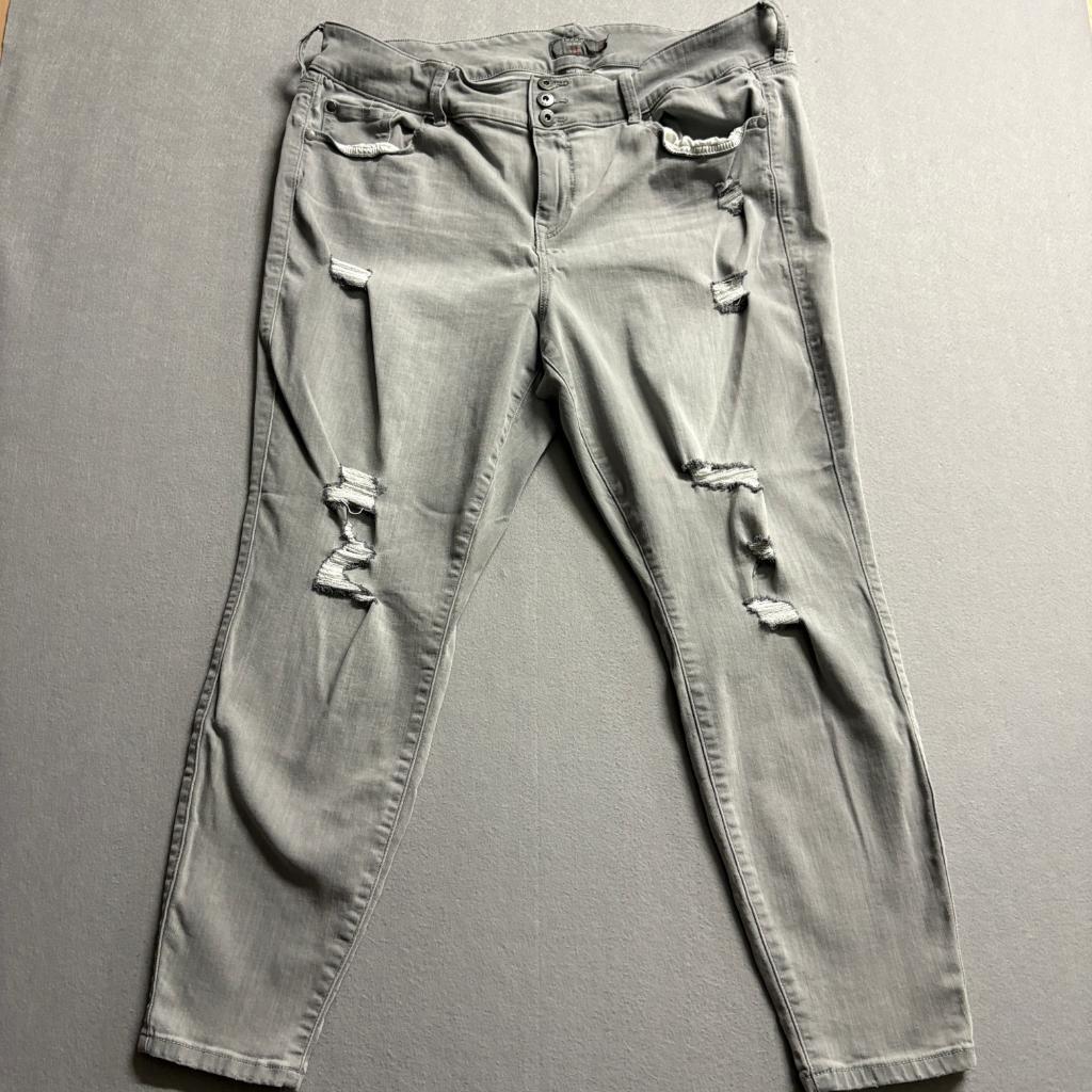 Torrid Super Soft Jegging Gray Distressed Skinny Jeans Womens Plus Size 22R