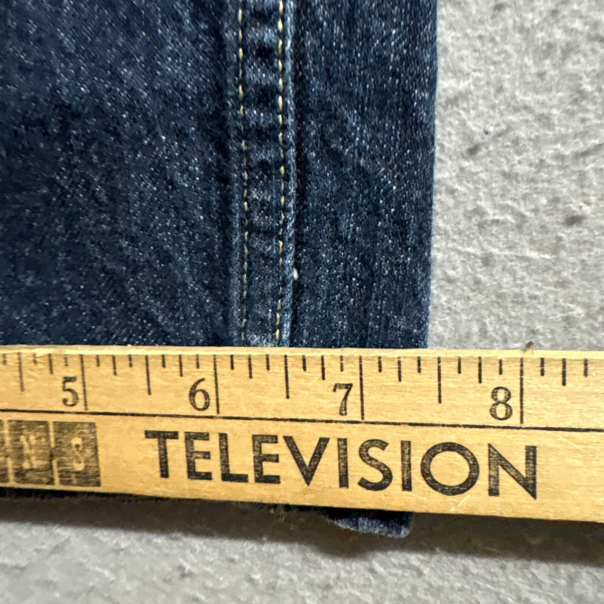 Tommy Hilfiger Mens Jeans Size 30x30 Blue Medium Wash Straight Leg Denim Pants