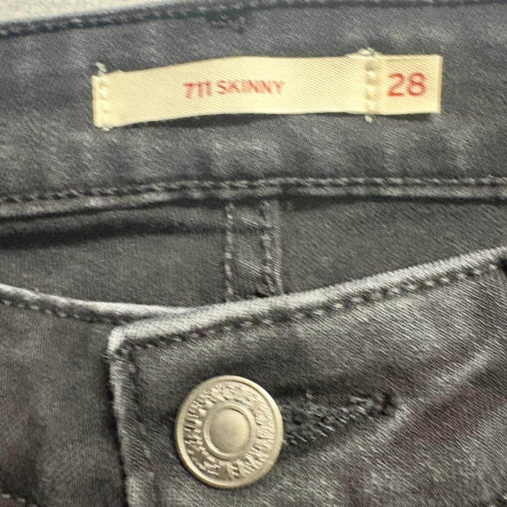 Levis 711 Skinny Jeans Womens 28 Black Denim Stretch WaterLess Mid Rise