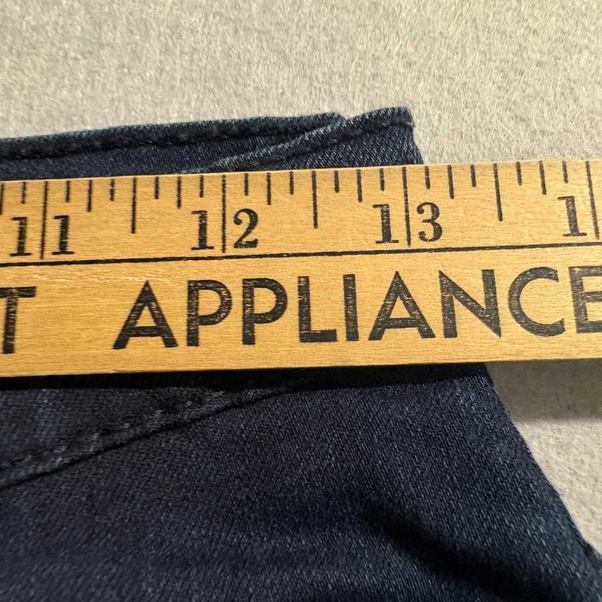 Levi's 502 Regular Taper Jeans Dark Wash Blue Denim Size 12 Reg W26 L27
