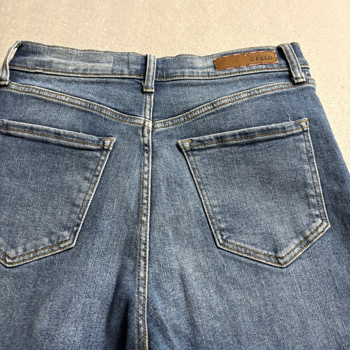 Cello Los Angeles High Rise Wide Leg Raw Hem Jeans Womens Size 11 Blue Stretch