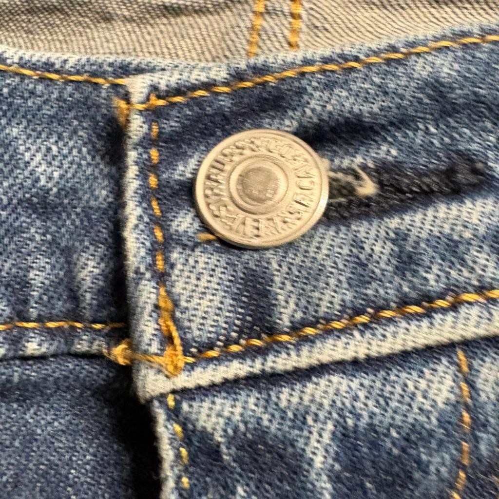 Levi's 501 Original Fit Jeans Womens W32 L32 Blue Distressed Raw Hem Denim