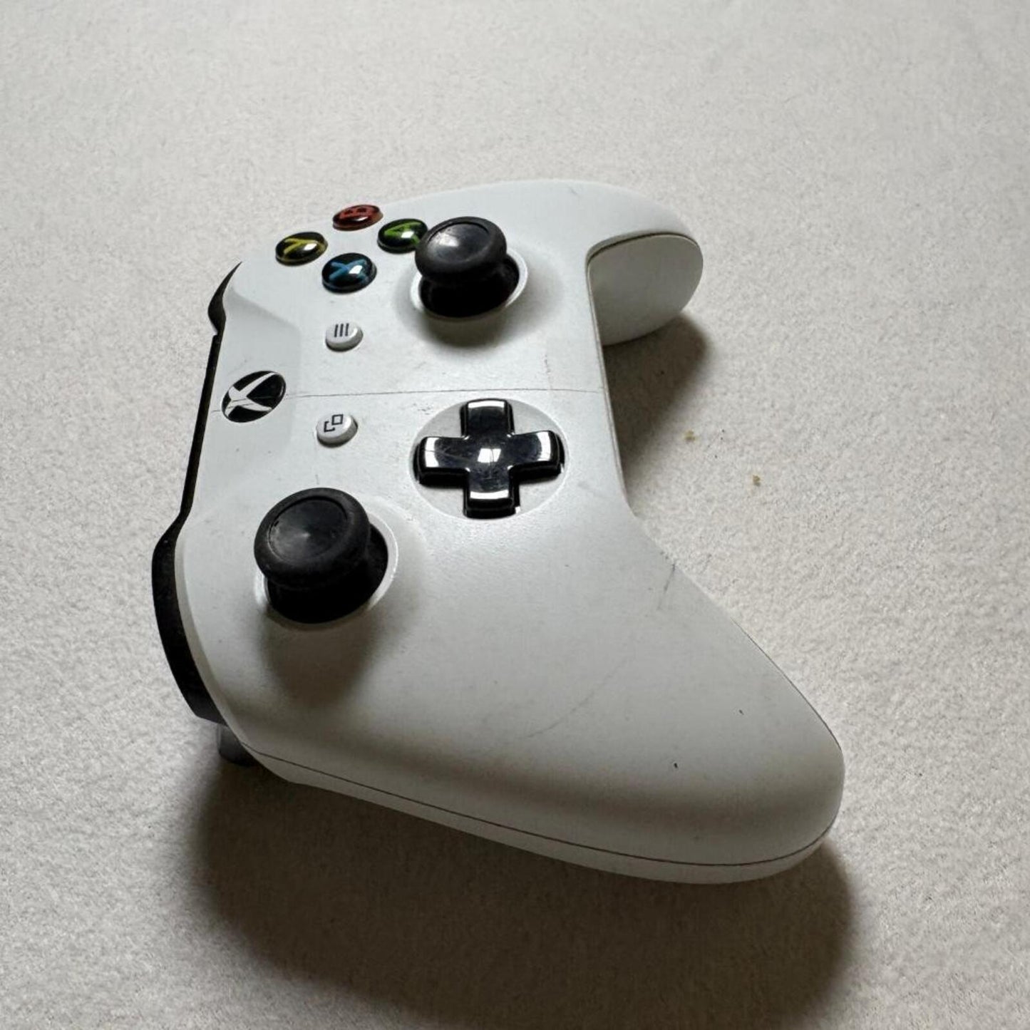 Microsoft Xbox One Wireless Controller Model 1708 White - Missing Battery Cover