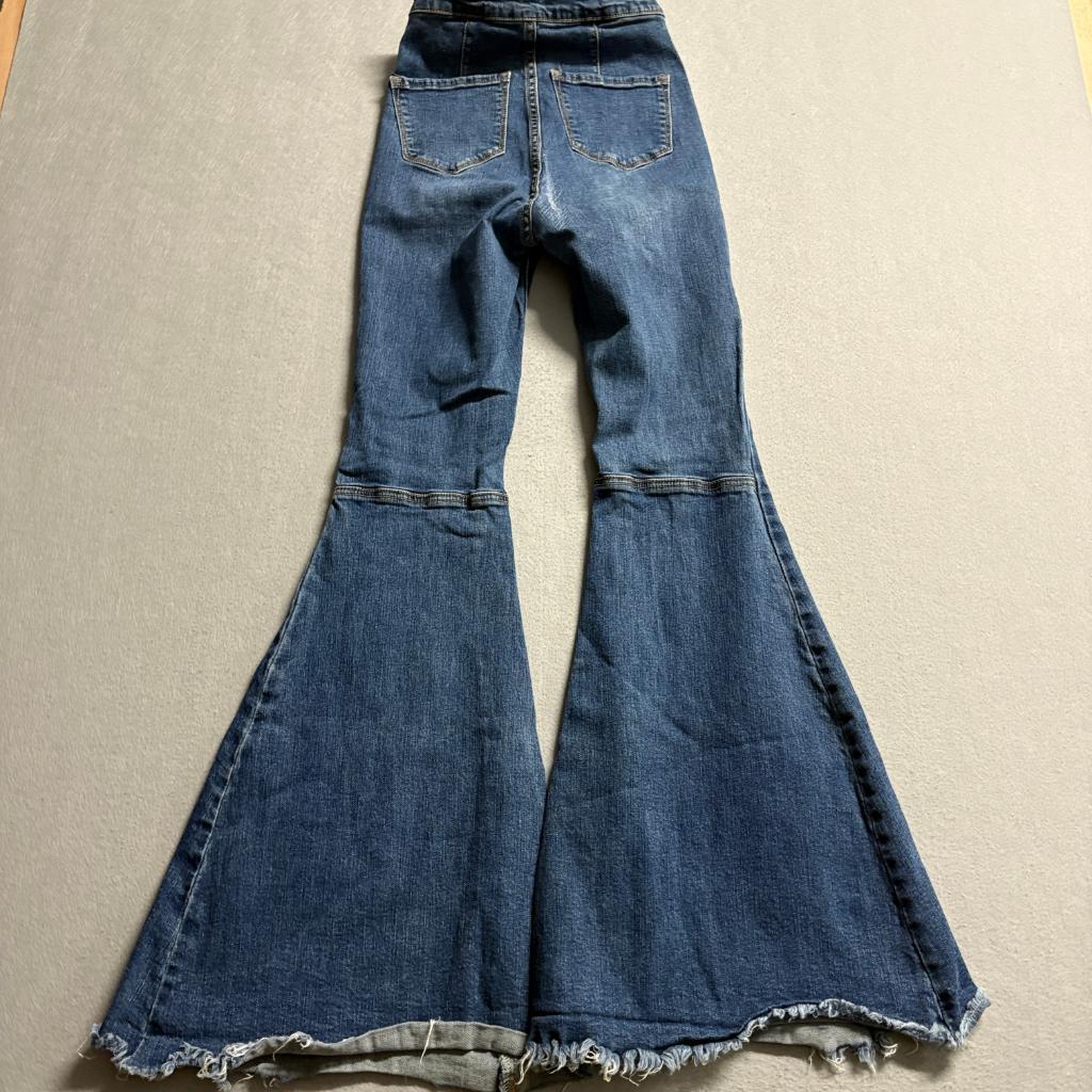 Hammer Jeans Los Angeles Womens Size 0 Extreme Flare Bell Bottom Raw Hem Stretch