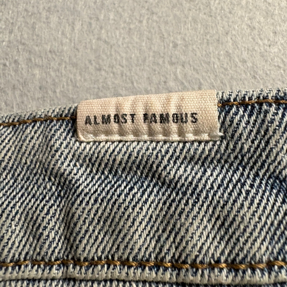 Almost Famous Two Tone Split Color Distressed Jeans Womens Size 3 Blue Denim
