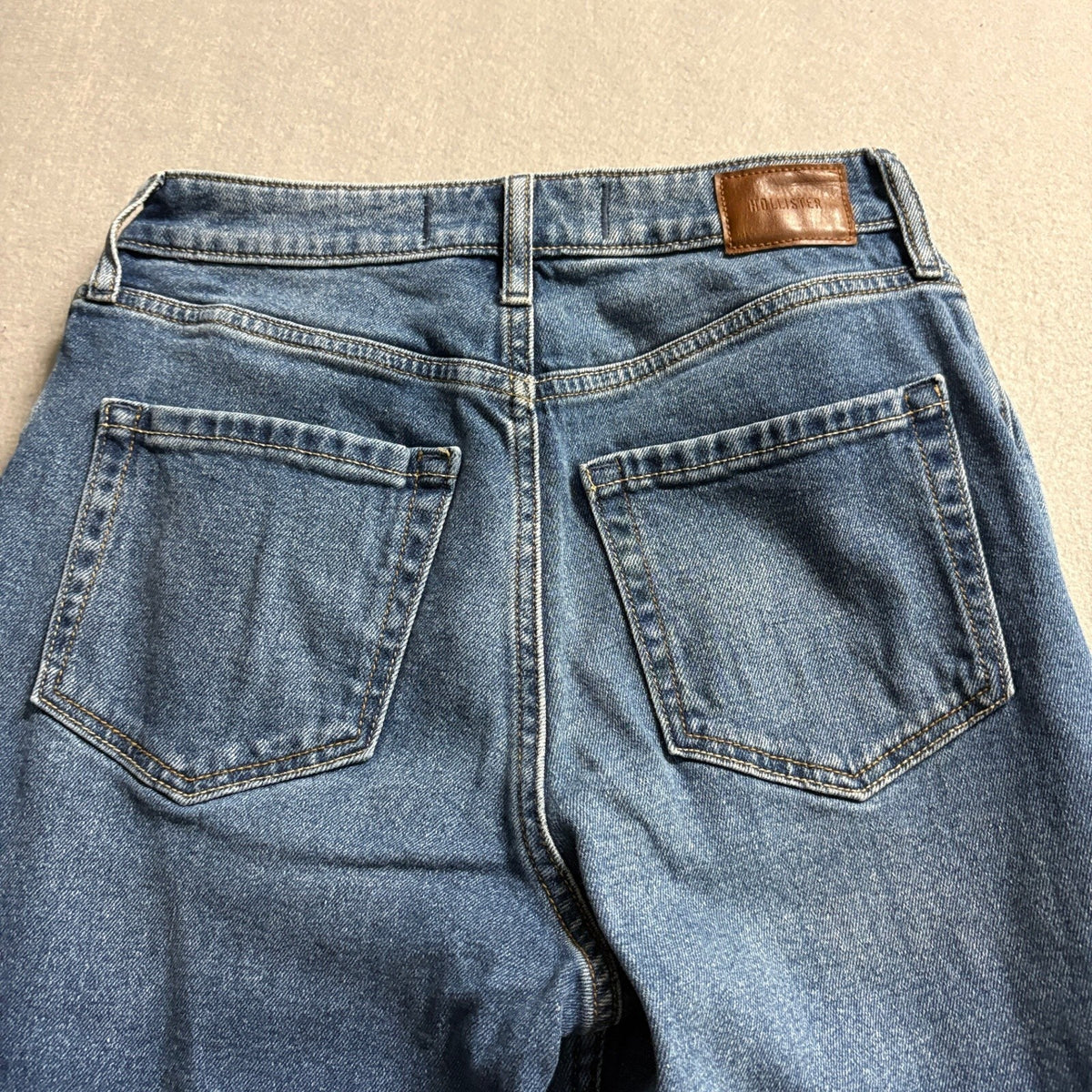 Hollister Curvy Ultra High-Rise Dad Jeans Womens 6R W28 Distressed Blue Denim