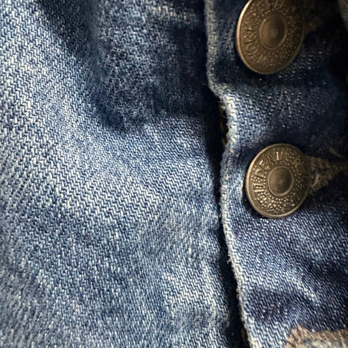 AE77 American Eagle Straight Crop Jeans Womens Size 0 Blue Denim Button Fly Raw