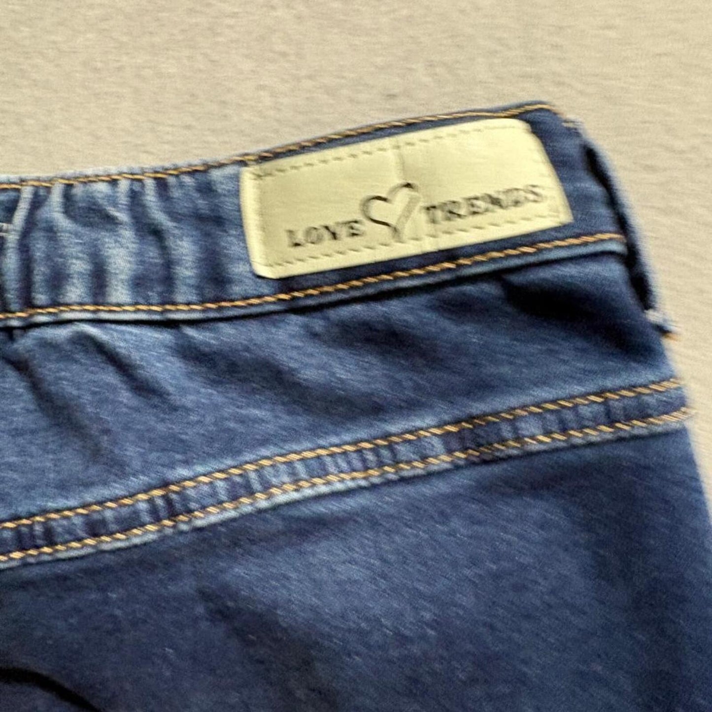 Love Tree Trends Cargo Jeans Womens Size 9 Blue Denim Utility Pockets Stretch