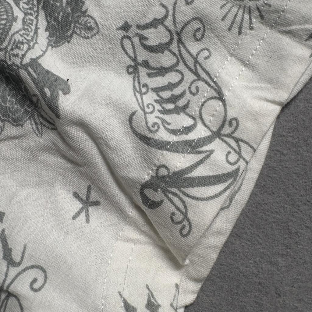 Southpole T-Shirt Mens XL White All Over Print Skull Tattoo Graphic Y2K New