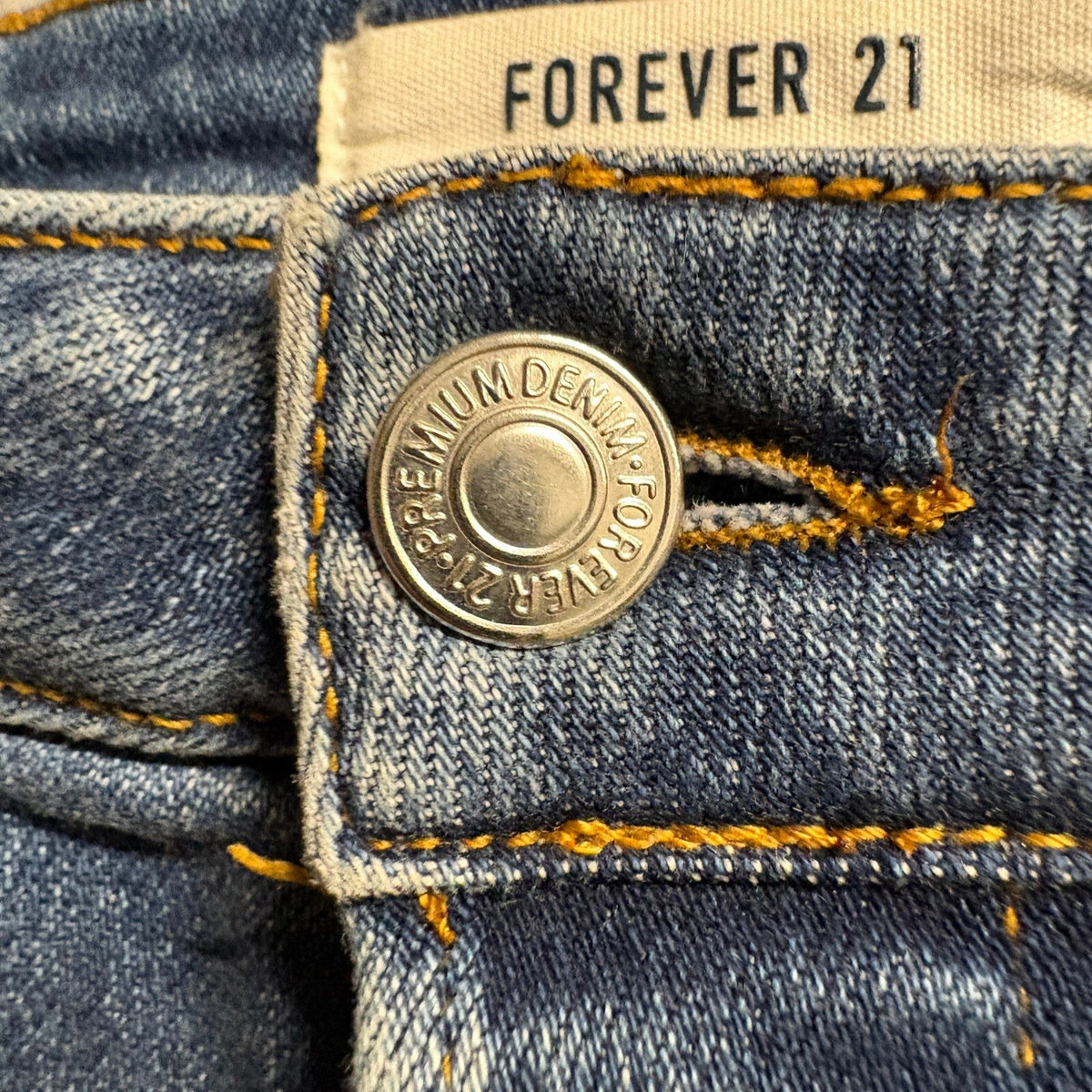 Forever 21 Distressed High Rise Jeans Womens Size 29 Blue Denim Frayed Hem