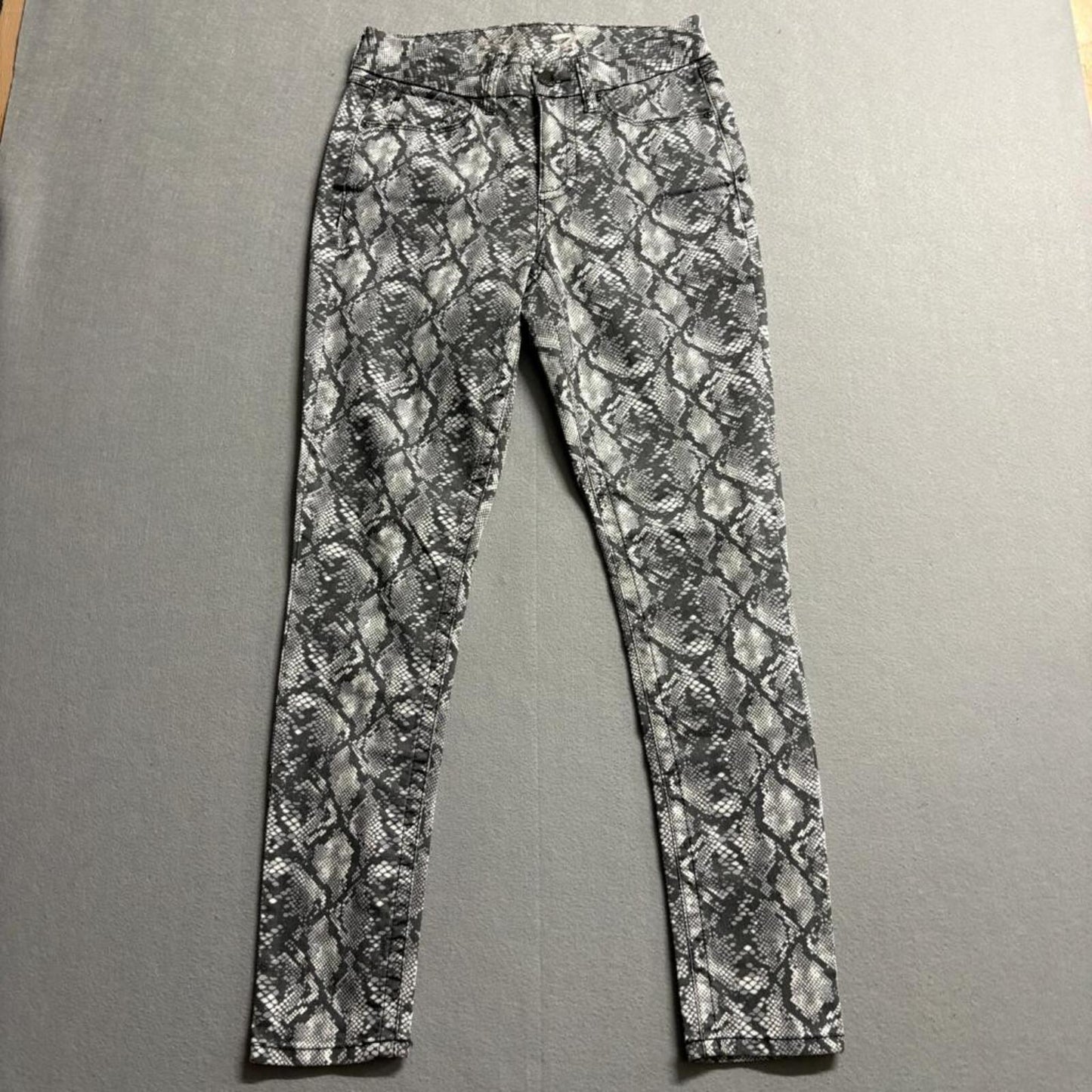 Seven7 Tummyless High Rise Skinny Jeans Womens Size 6 Gray Snakeskin Print