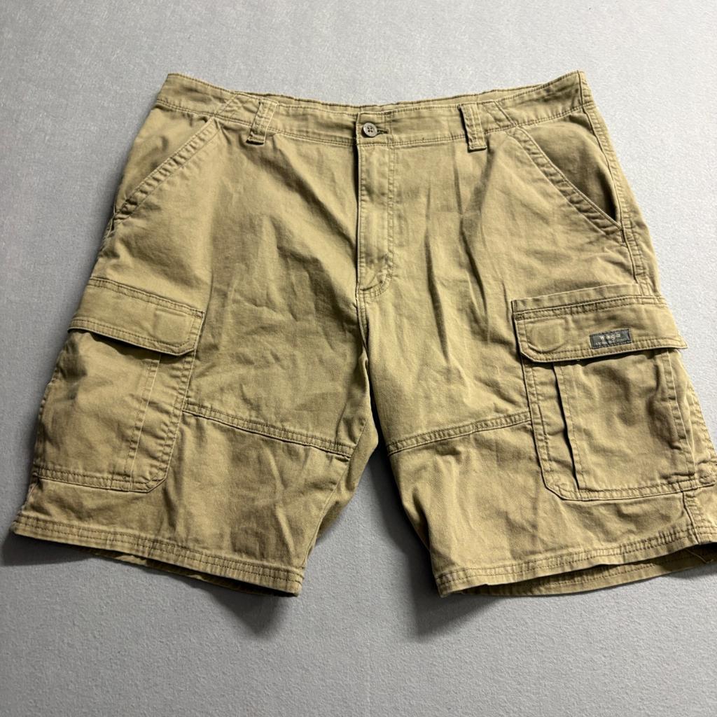 Wrangler Relaxed Fit Cargo Shorts Mens 38 Brown Tan Cotton Twill Casual