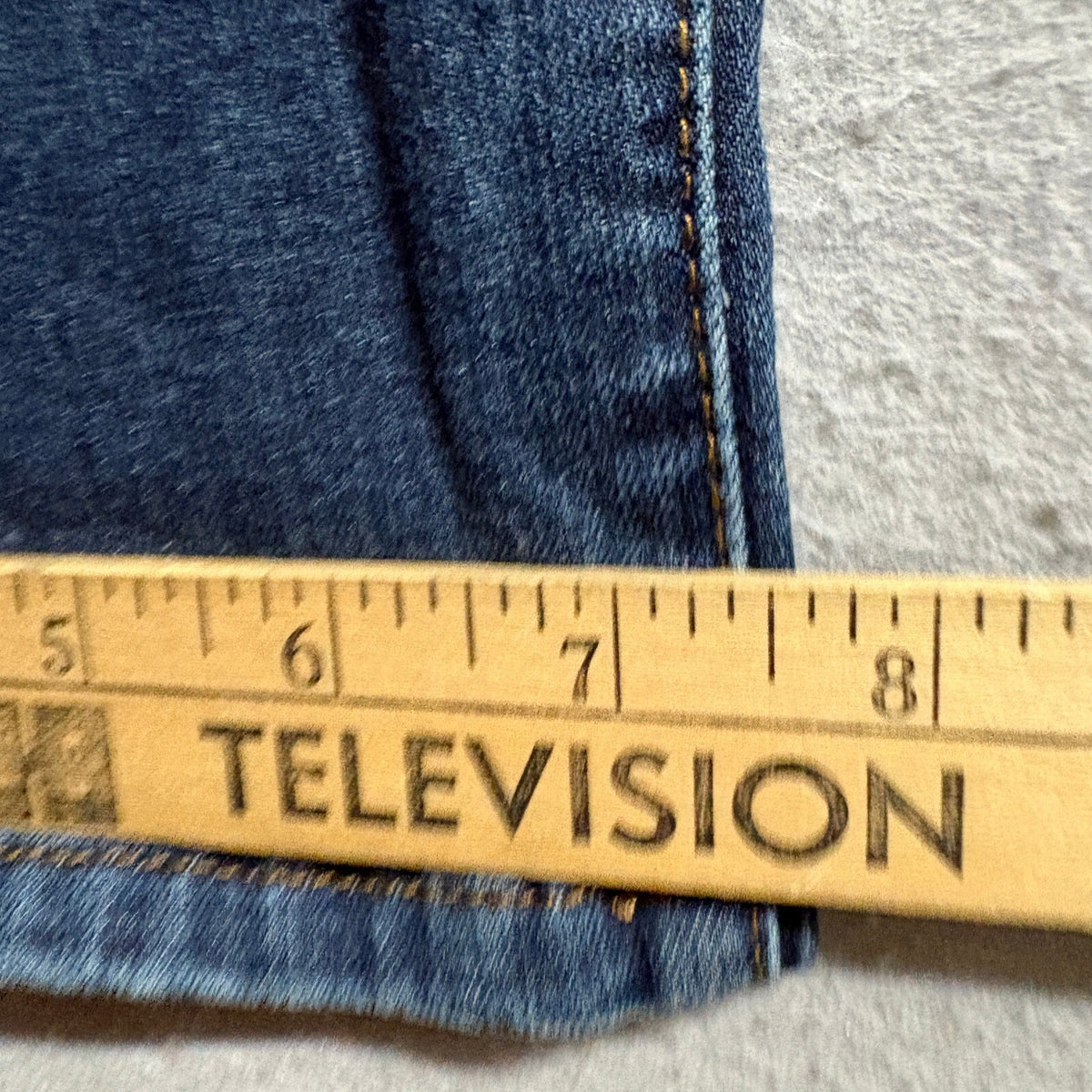 KUT from the Kloth Blue Jeans Womens Size 12 Straight Leg Medium Wash Stretch