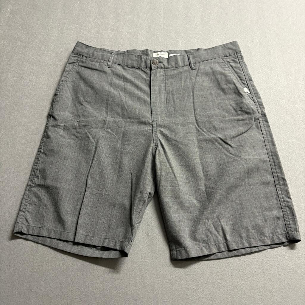 Quiksilver Mens Chino Shorts Size 38 Gray Plaid Textured Regular Fit Flat Front