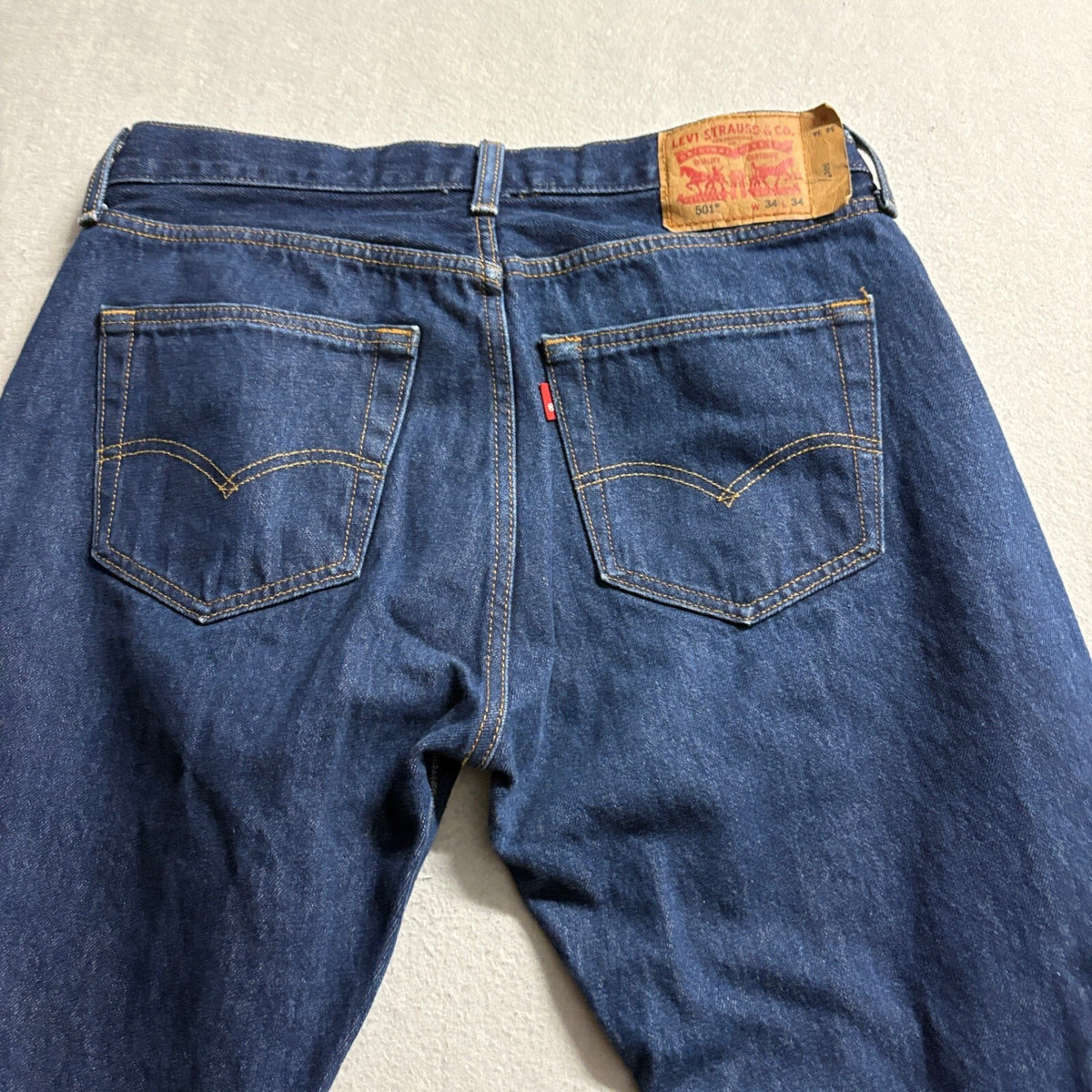 Levis 501 Button Fly Jeans Mens 34x34 Dark Wash Denim Straight Leg Blue