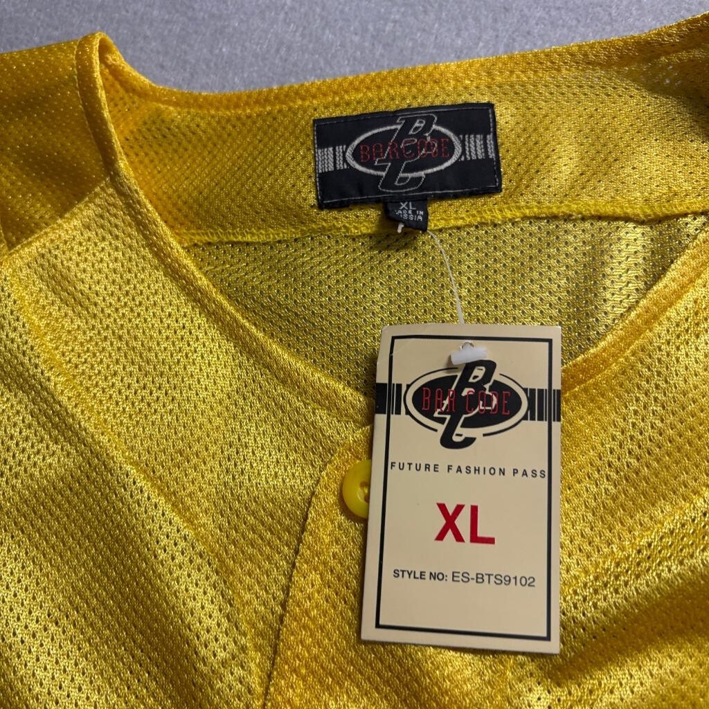 Barcode Future Fashion Pass LA Lakers Jersey and Shorts Set Mens XL Yellow Mesh