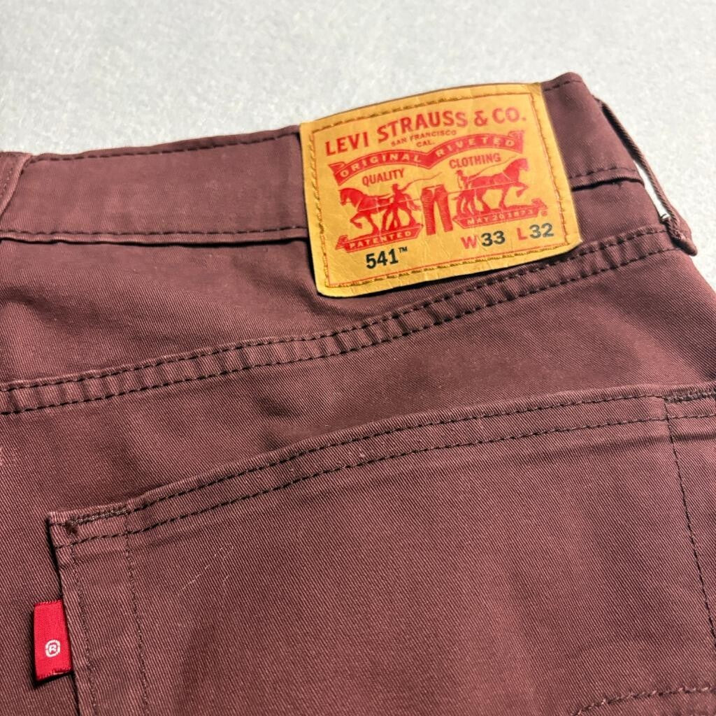 Levis 541 Athletic Taper Jeans Mens 33x32 Burgundy Maroon All Seasons Tech