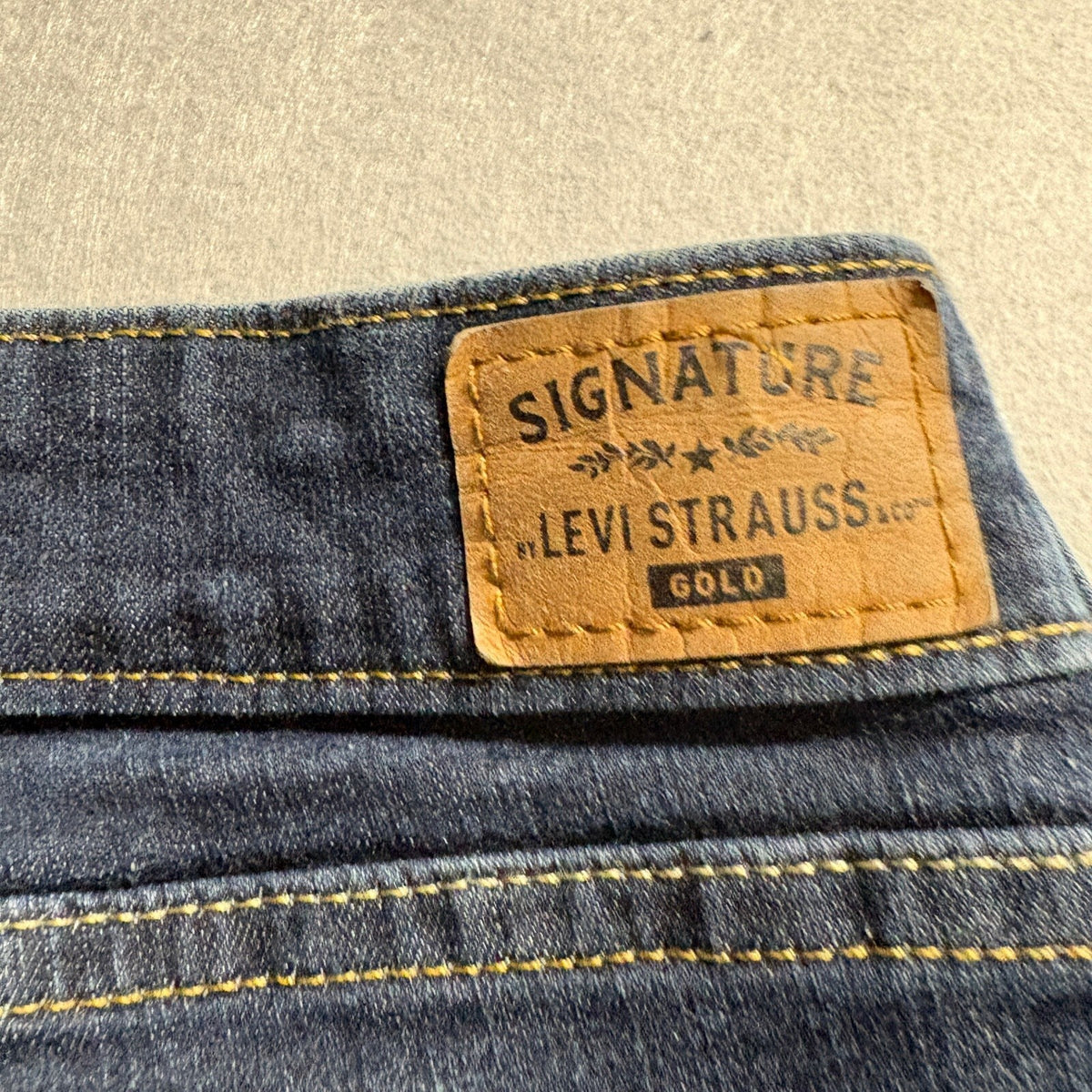 Signature by Levi Strauss Gold Label Women Mid Rise Bootcut Jeans Size 20M Dark