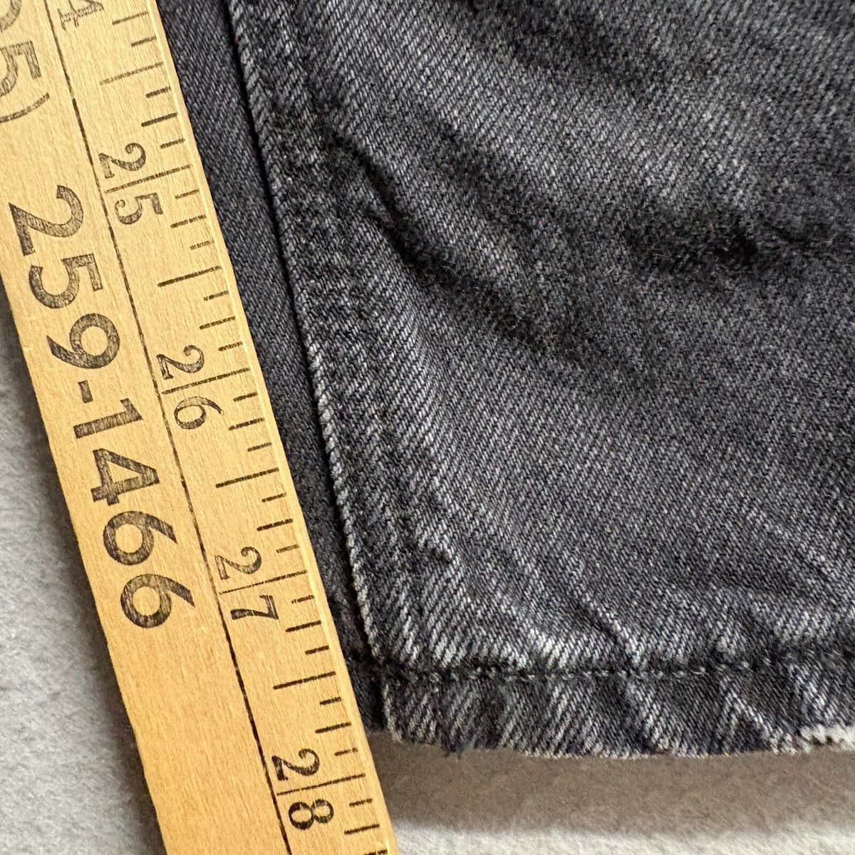 American Eagle Strigid Mom Jeans Womens 6 Black Distressed High Rise Denim