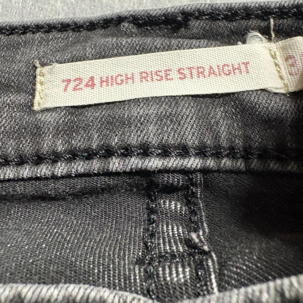 Levi's 724 High Rise Straight Jeans Womens Size 30x32 Black Denim Stretch
