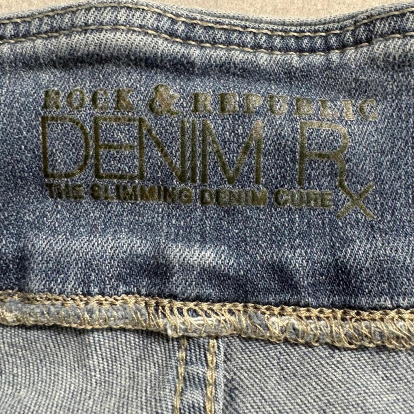 Rock & Republic Denim Rx Slimming Jeans Womens 6 Blue Distressed Pull On Cuffed
