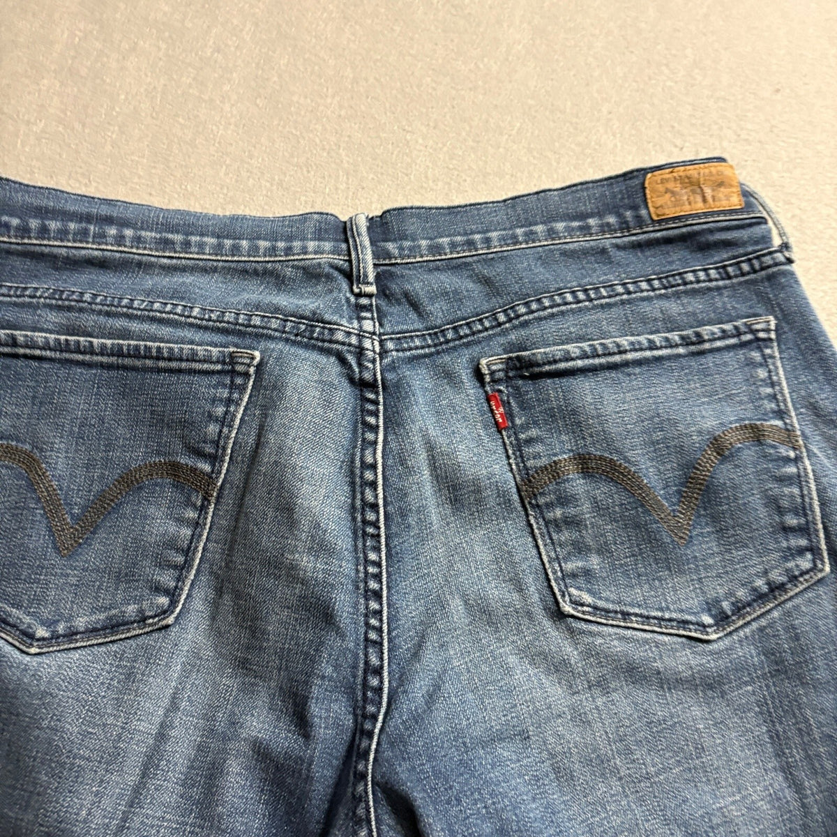 Levi's 515 Capri Jeans Womens Size 14 Blue Denim Cuffed Cropped Stretch Medium