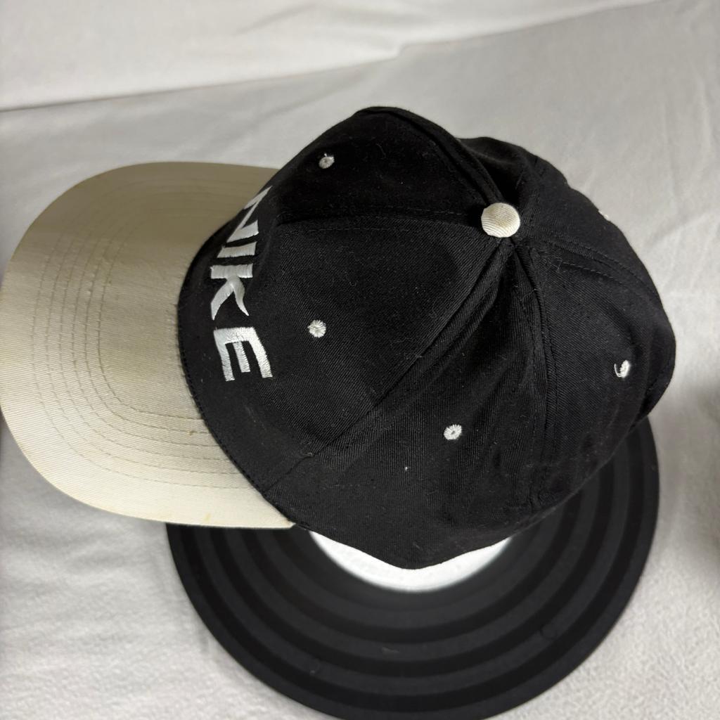 Vintage Nike Spellout Snapback Hat Mens Black Beige Two Tone Cap Cameo Tag