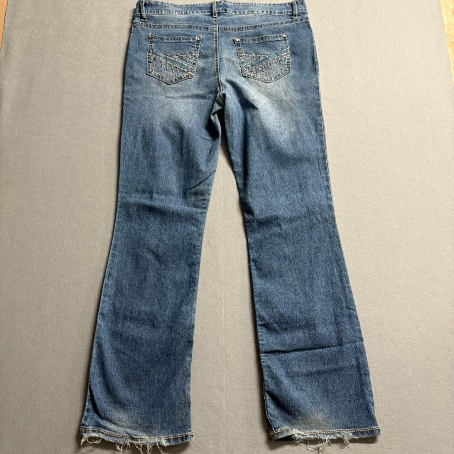 LEI Ashley Low Rise Slim Bootcut Jeans Womens 17 Regular Blue Denim Embroidered