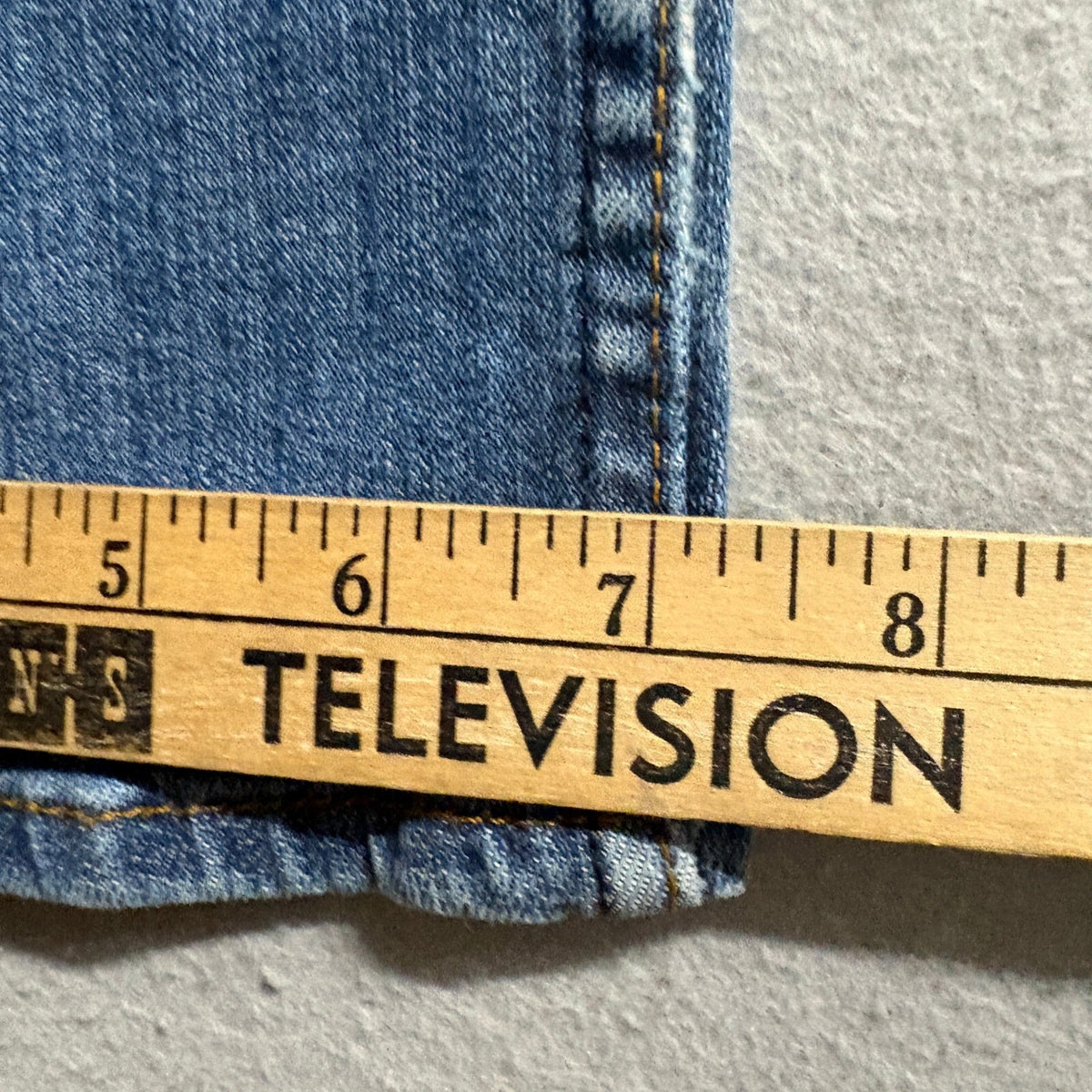 Vans V66 Standard Distressed Mens Blue Denim Jeans Size 30 x 30 Ripped Knees