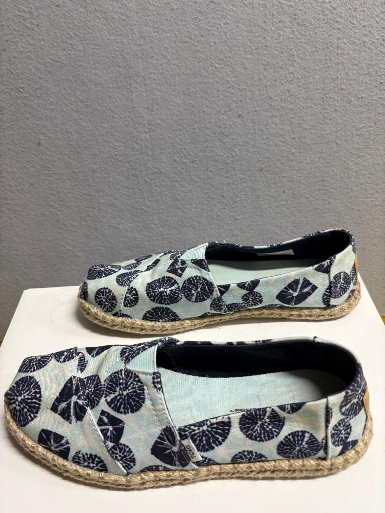 TOMS Alpargata Espadrille Flats Womens Size 6.5 Blue White Geometric Slip On