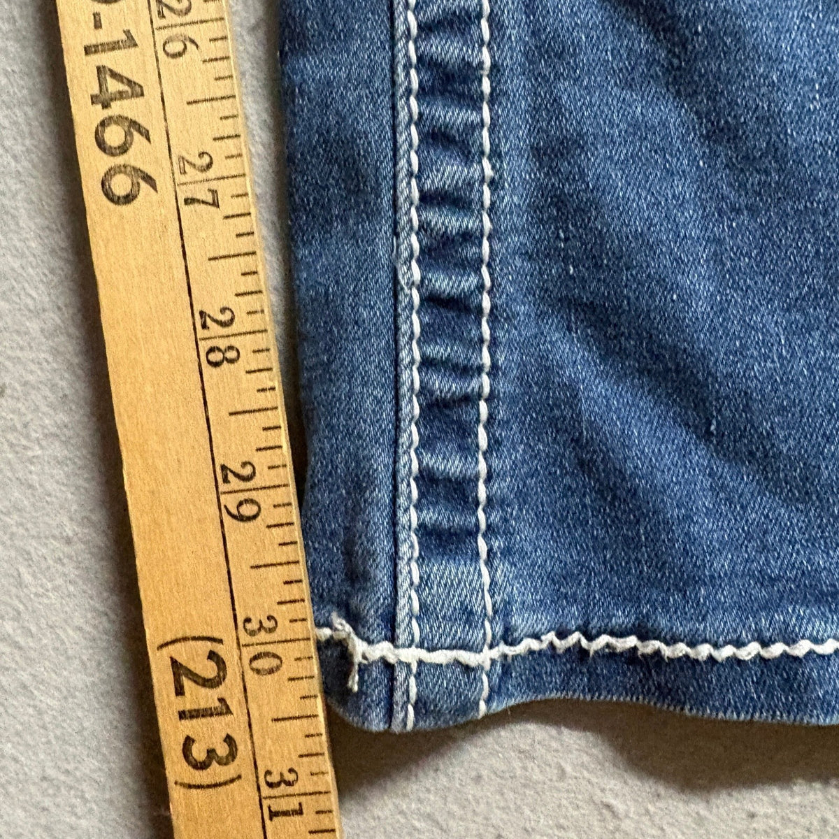 Madden Girl Womens Jeans Size 5 Blue Medium Wash Flared Thick White Stitch Denim