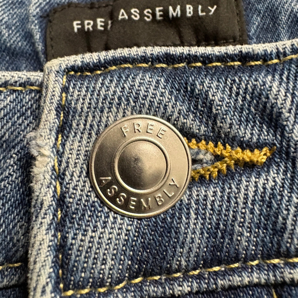 Free Assembly Womens High Rise Straight Leg Jeans Blue Denim Size 10 Medium Wash
