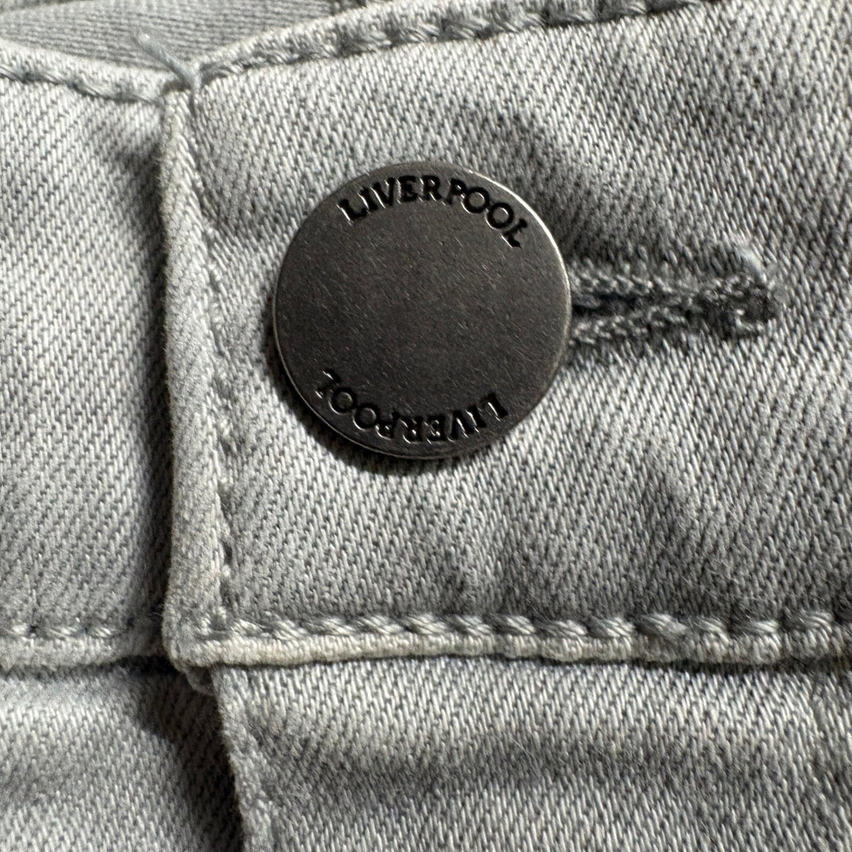 Liverpool Los Angeles The Crop Flare Jeans Womens Size 2 26 Grey Raw Raw Hem
