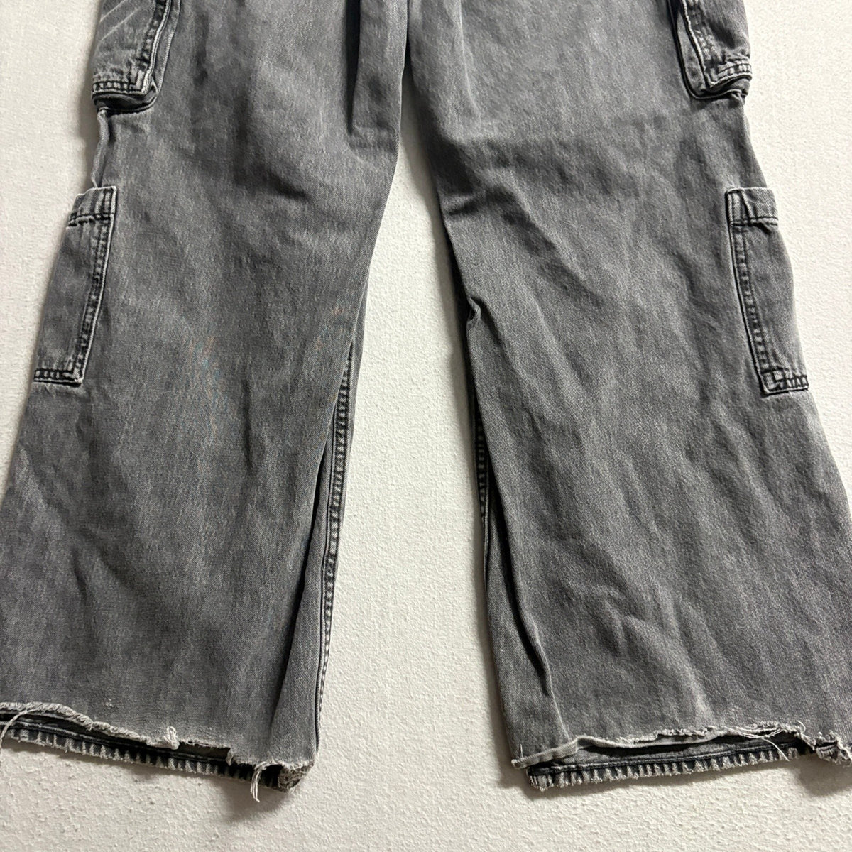 Old Navy Cargo Jeans Womens Size 2 Black Denim Baggy Wide Leg Mid Rise Utility