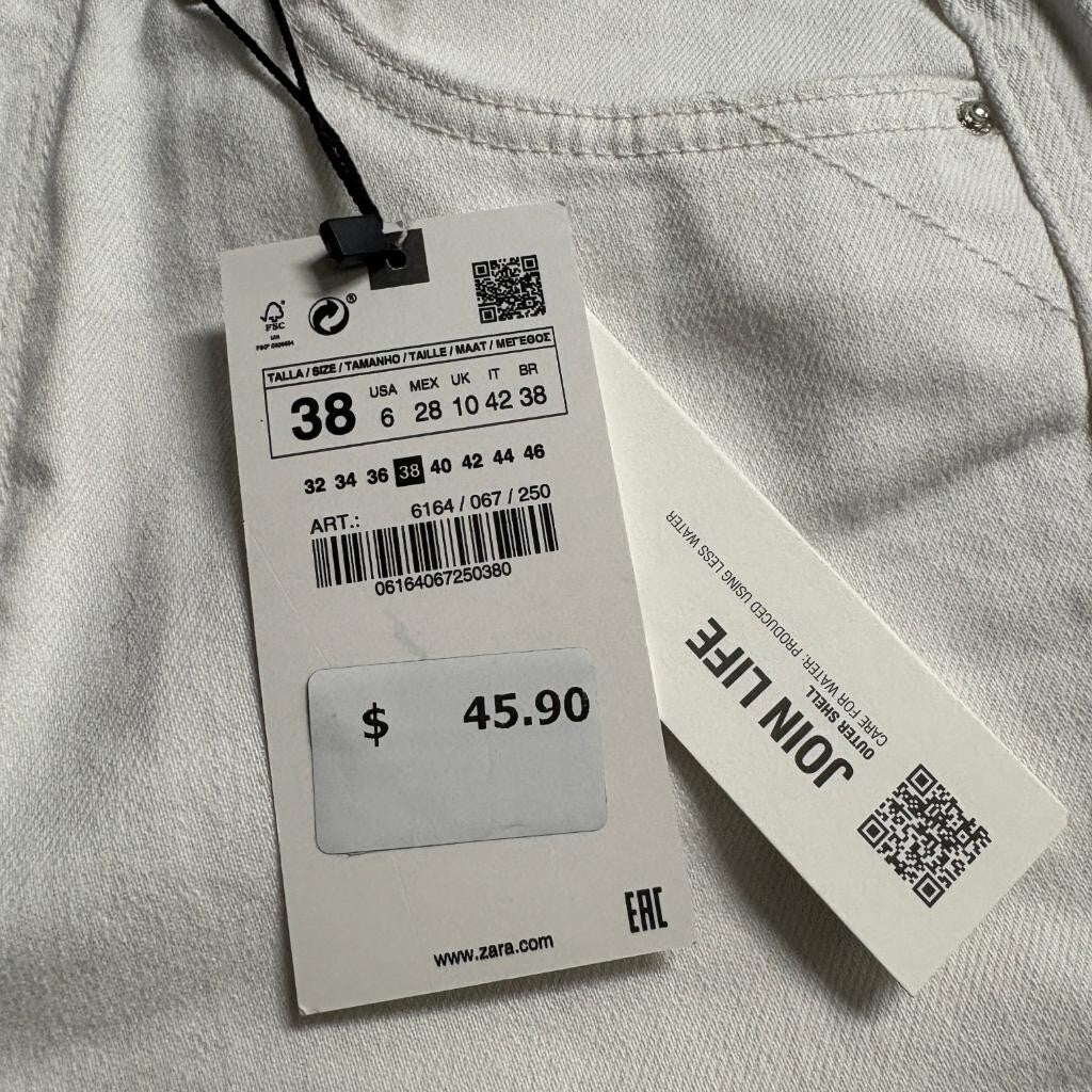 Zara Slim Flare Jeans Womens Size 6 White Denim Raw Hem High Rise Stretch