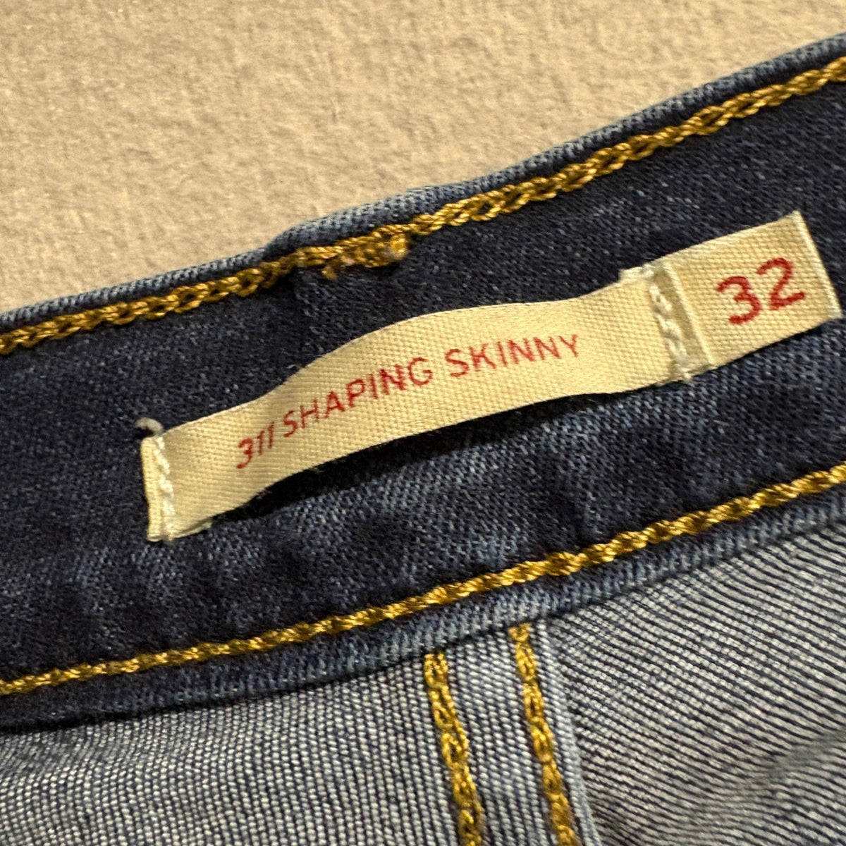 Levi's 311 Shaping Skinny Jeans Womens 32 Blue Denim Stretch Mid Rise Pants