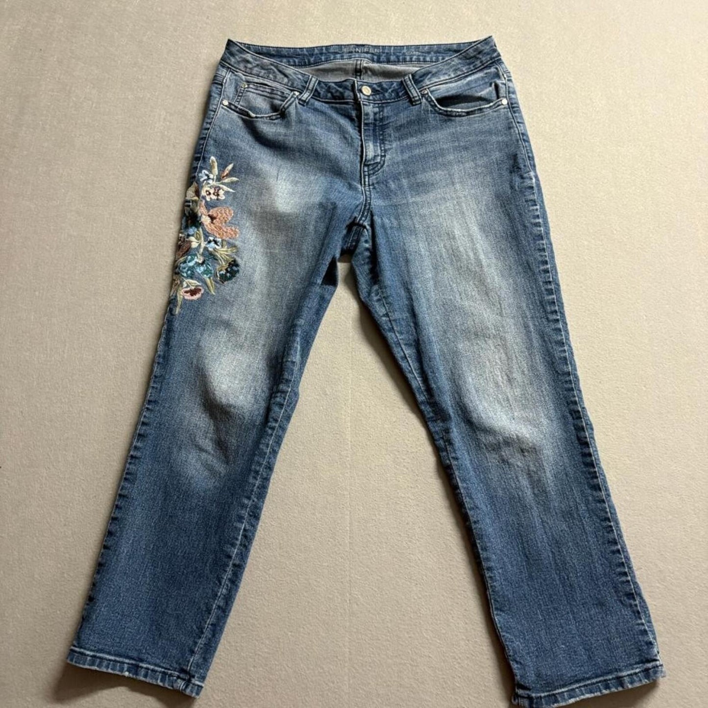 Jennifer Lopez Floral Embroidered Capri Jeans Womens Size 8 Blue Denim Stretch