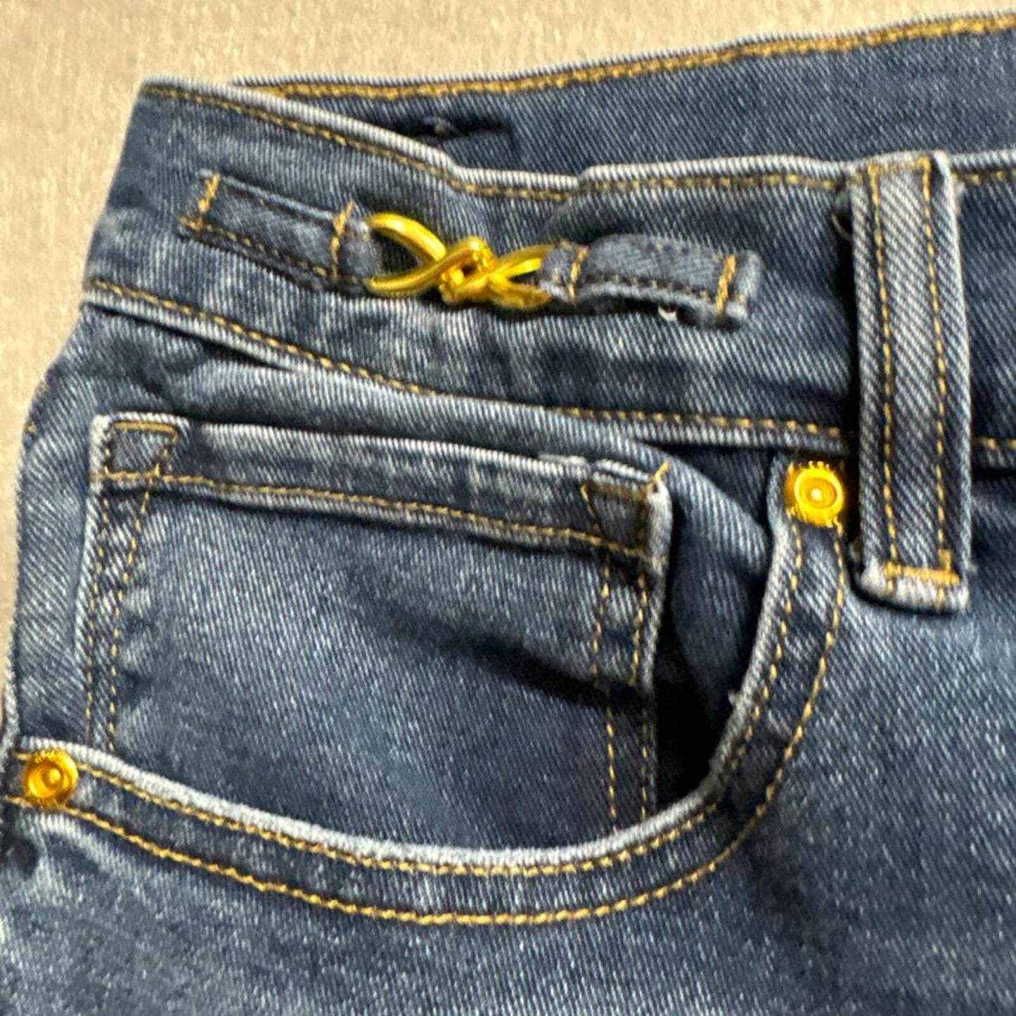 Sofia Jeans by Sofia Vergara Lana Relaxed Straight Crop Blue Denim Women's Size