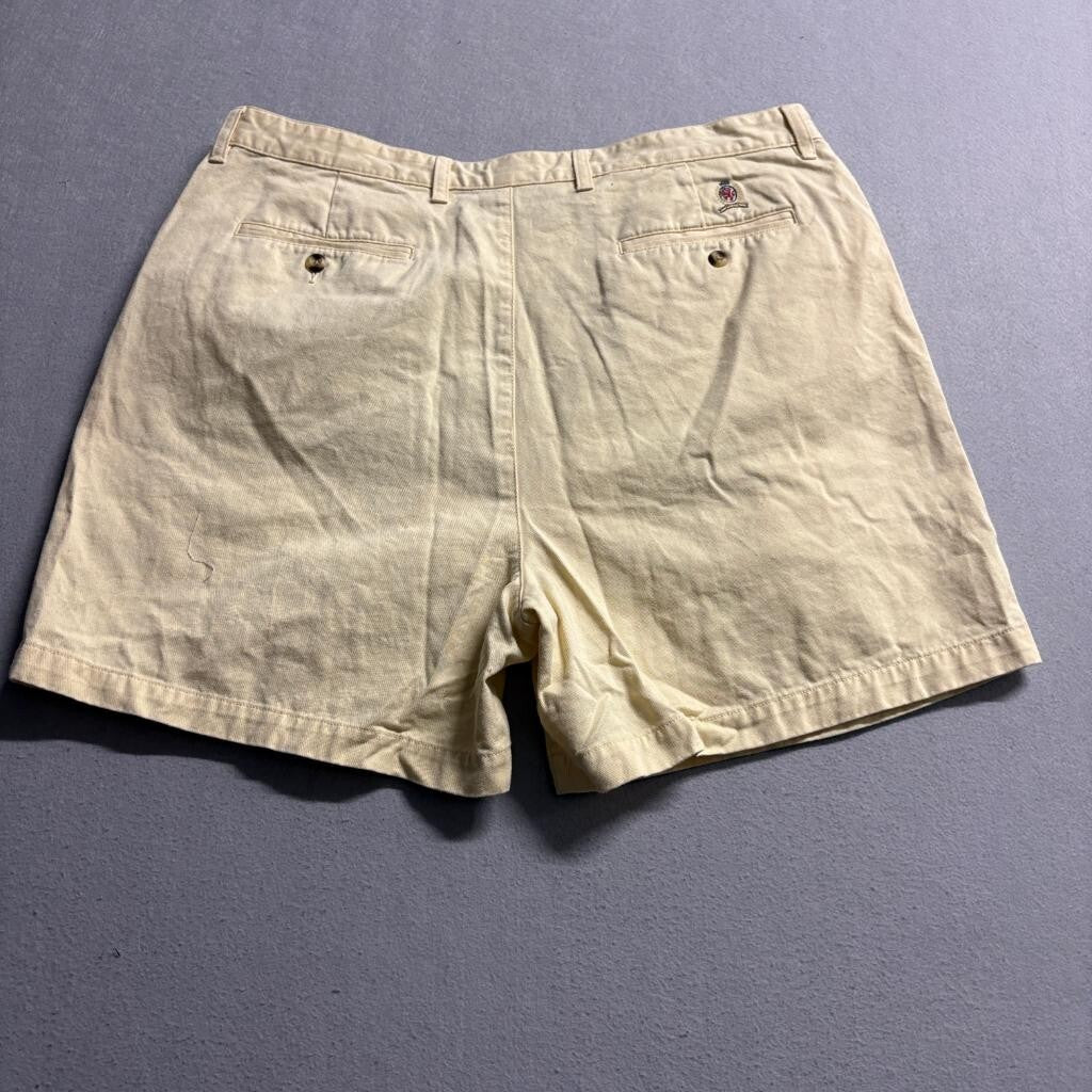 Tommy Hilfiger Chino Shorts Mens 40 Yellow Cotton Pleated Front Casual
