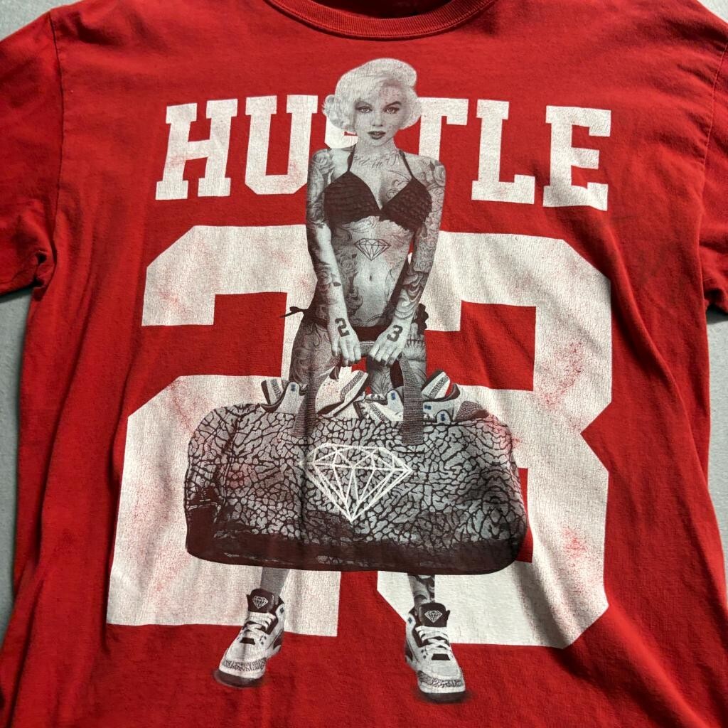 Hustle 23 Marilyn Monroe Tattoo Long Sleeve Shirt Mens Large Red Graphic Tee