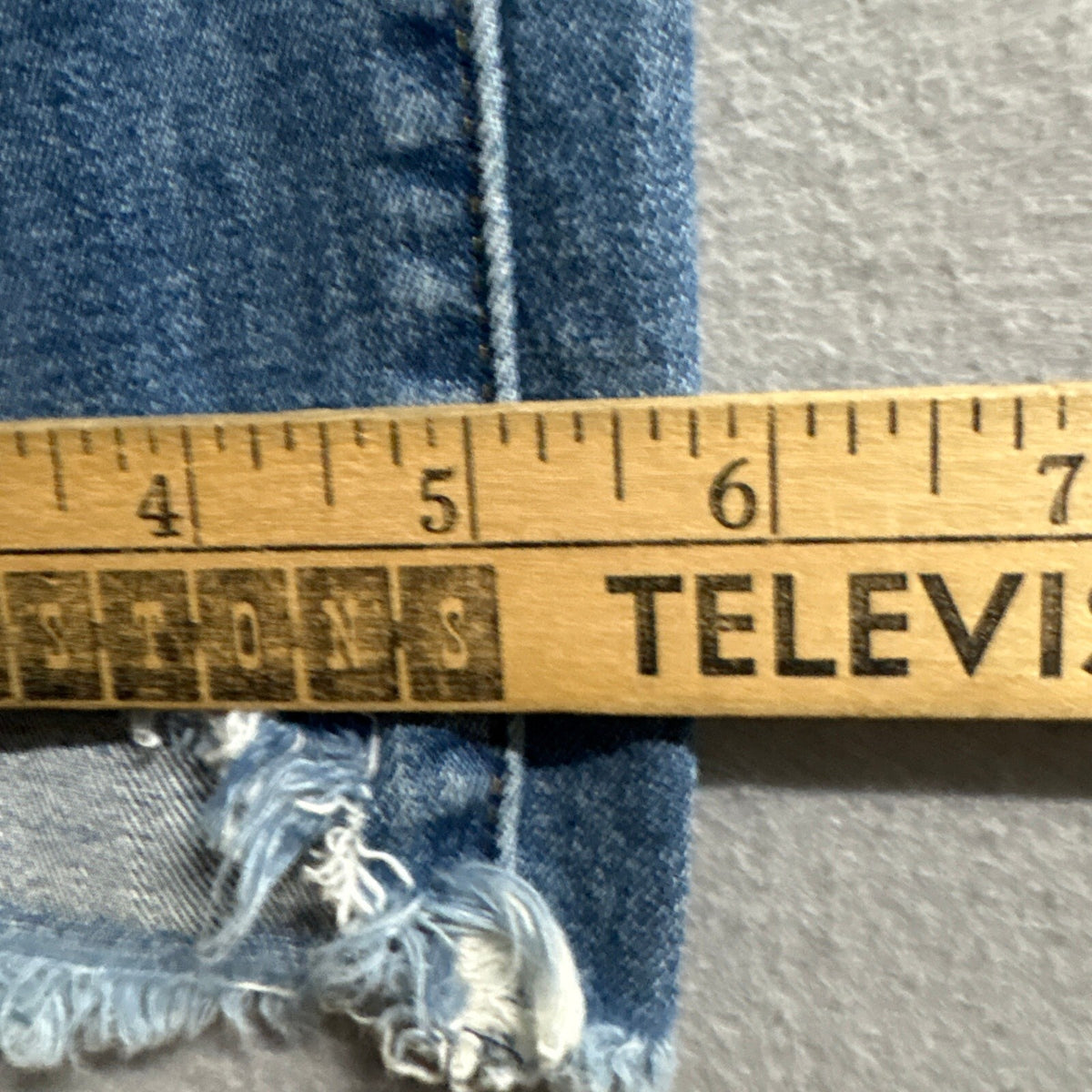 Levi's Premium 724 High Rise Straight Jeans Womens 24 Distressed Raw Cut Hem