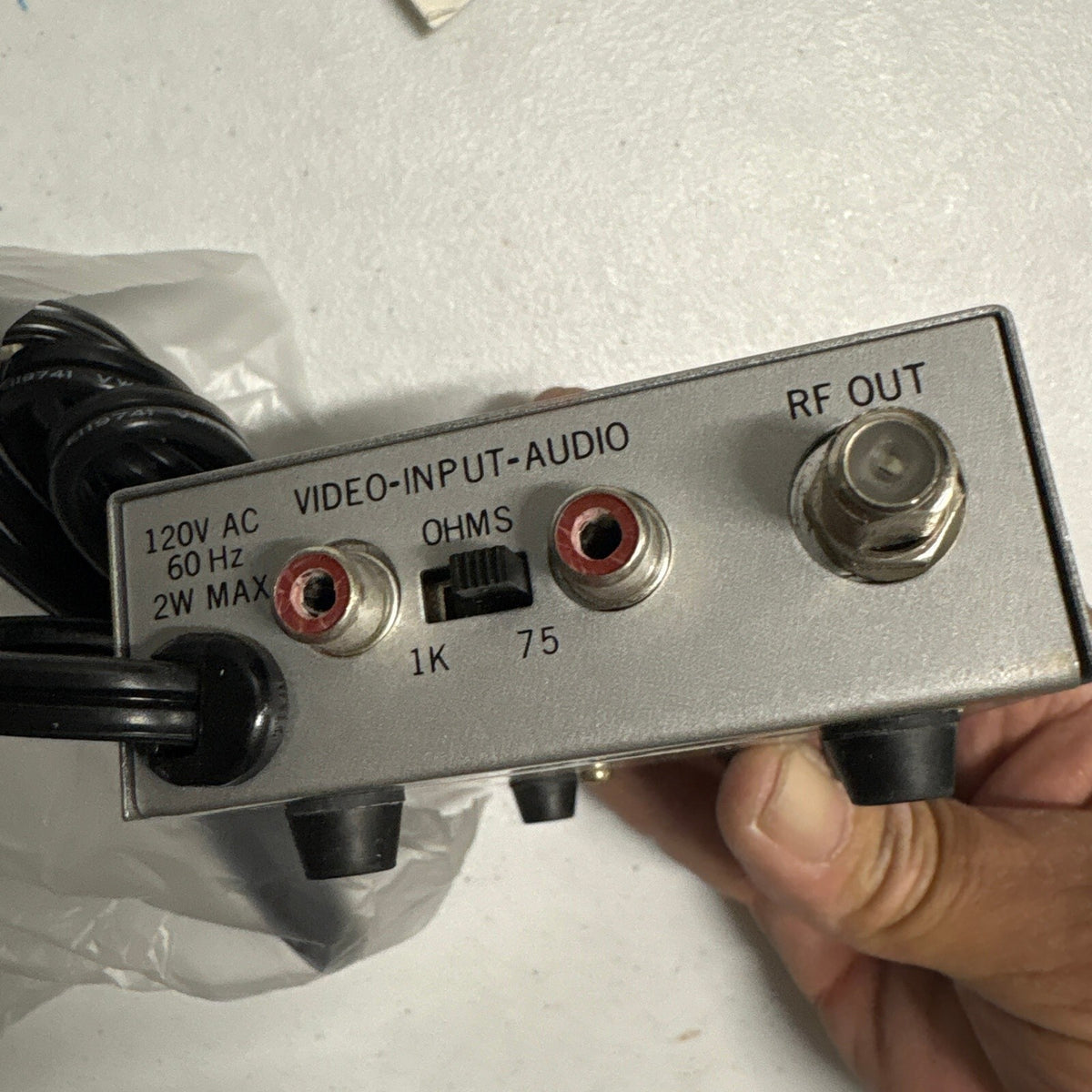 Archer Radio Shack RF Modulator 15-1273A Video Computer TV Signal Converter Box