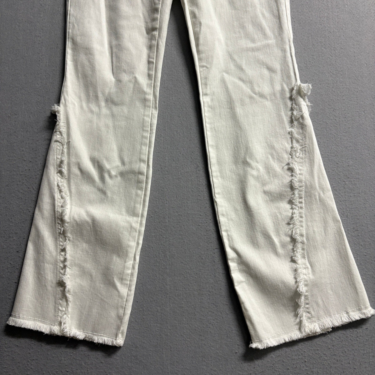 DG2 Diane Gilman Jeans Women Size 4 Off White Frayed Seam Flare Stretch NWT
