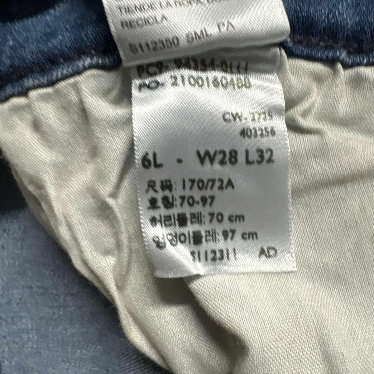 Signature by Levi Strauss Co Gold Label Womens Mid Rise Skinny Jeans Size 6L W28