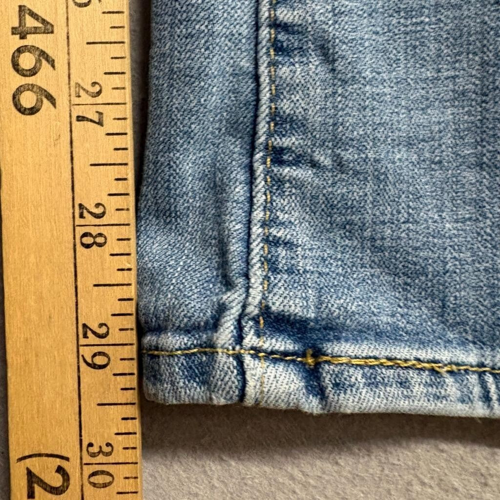Levis Classic Bootcut Jeans Womens 28 Light Wash Denim Blue Stretch Pants